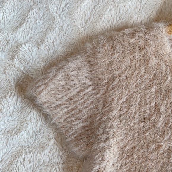 Zara // Fuzzy Top - Picture 3 of 5